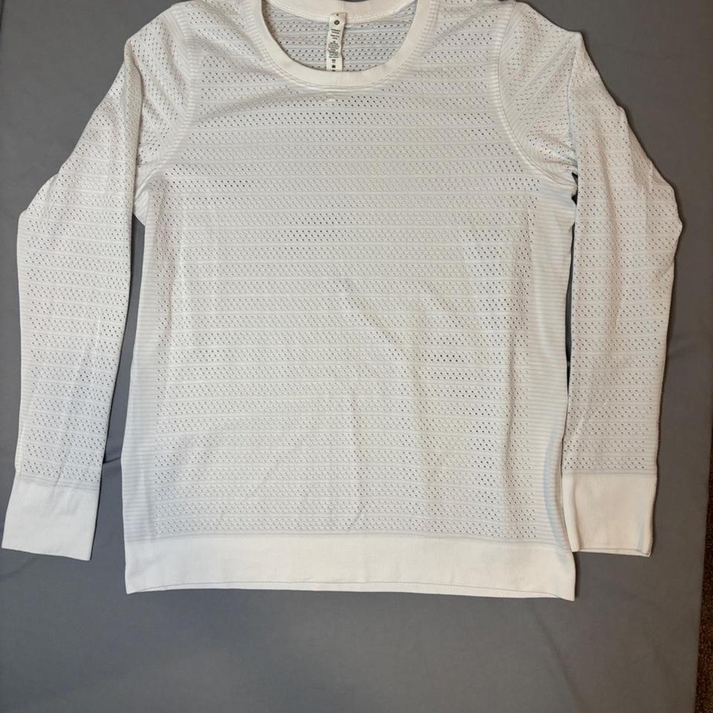 Lululemon white mesh pattern long sleeve top